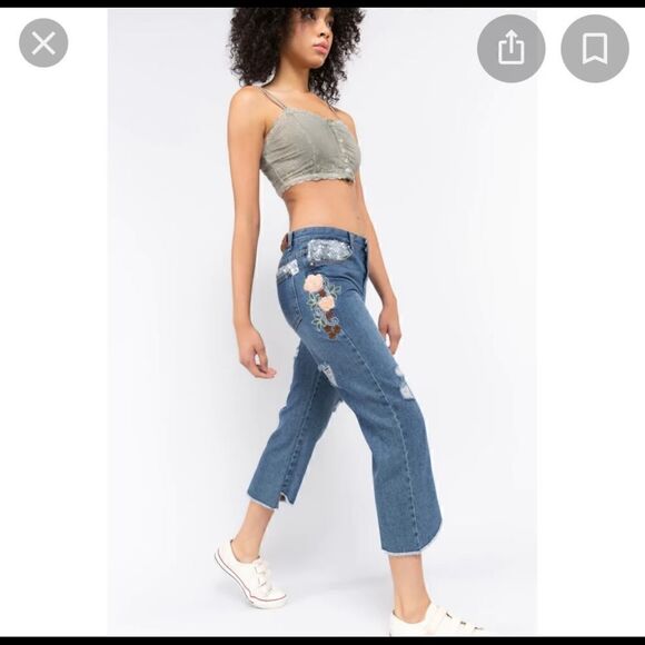 Pol jeans with embroidered flowers/ sequined pockets  2/4 - Picture 1 of 8
